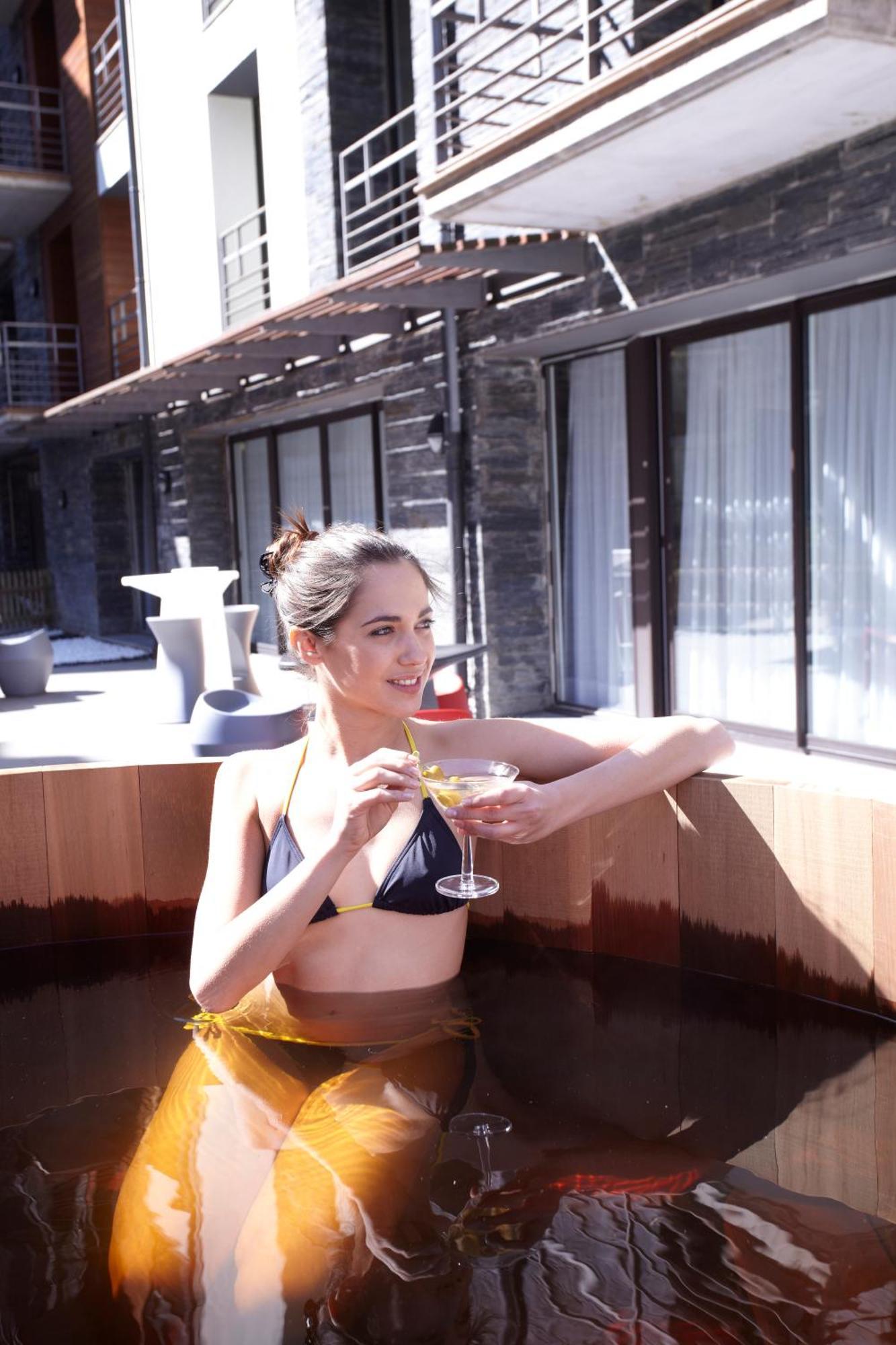 Hotel Mu La Cortinada Kültér fotó