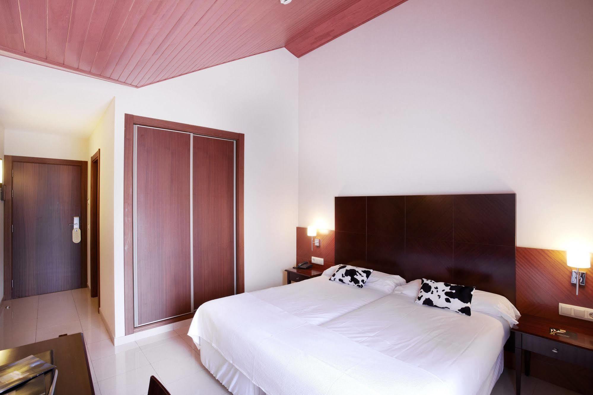 Hotel Mu La Cortinada Kültér fotó