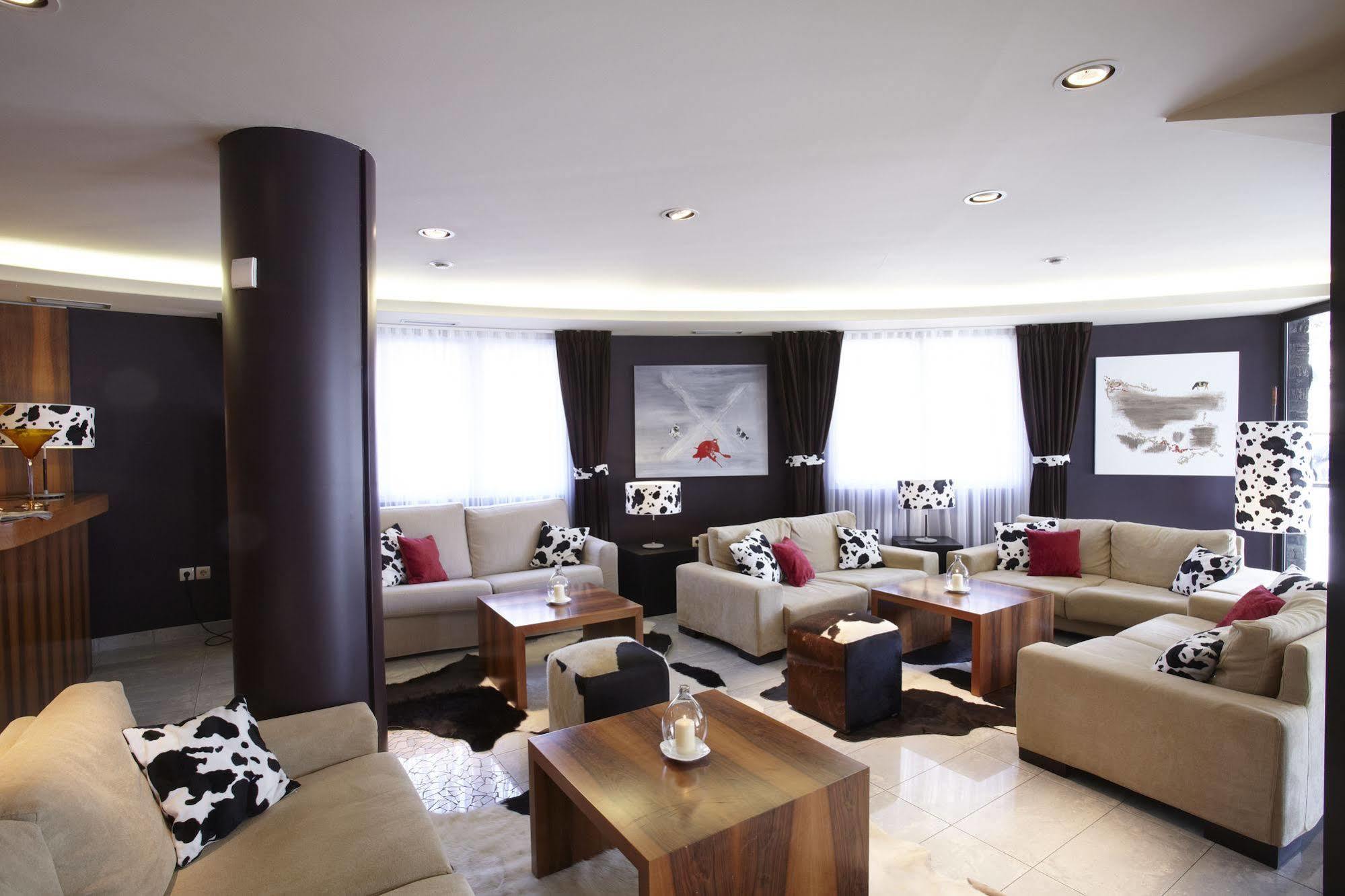 Hotel Mu La Cortinada Kültér fotó